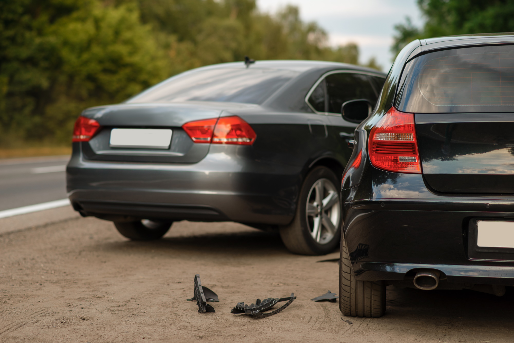 car-accident-on-road-automobile-crash-nobody-34S8RFA car accident on road